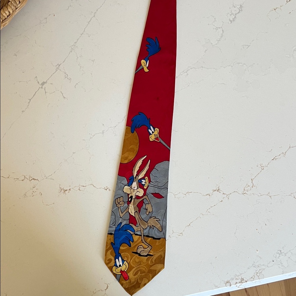 Warner Bros. Red and Gold Tie Wylie Coyote and Roadrunner Looney Tunes 1994